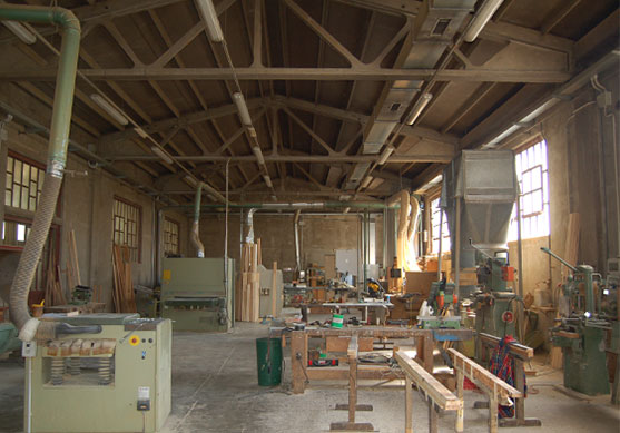 mantenere inalterato quel lato artistico proprio del lavoro artigiano,